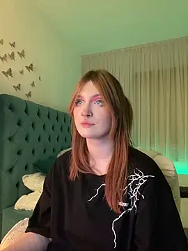 Snapshot of _Chlo__e chatting on February 23, 1:46 am Chlo e online show from February 23, 1:46 am