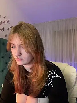 Snapshot of _Chlo__e chatting on March 10, 2:39 am Chlo e online show from March 10, 2:39 am