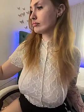 Snapshot of _Chlo__e chatting on September 17, 10:17 am Chlo e online show from September 17, 10:17 am