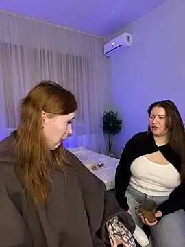 Snapshot of _Chlo__e chatting on September 28, 6:02 pm Chlo e online show from September 28, 6:02 pm