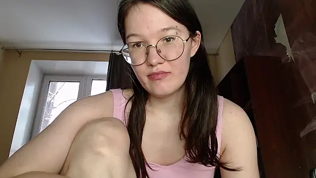 Snapshot of MiriamOr chatting on February 6, 10:15 am MiriamOr online show from February 6, 10:15 am