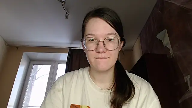 Snapshot of MiriamOr chatting on February 20, 7:12 am MiriamOr online show from February 20, 7:12 am