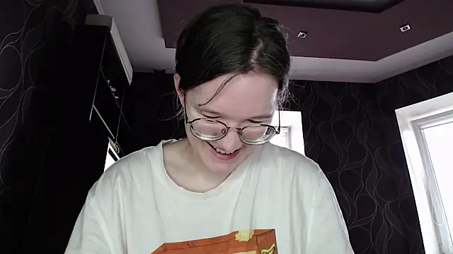 Snapshot of MiriamOr chatting on March 16, 7:48 am MiriamOr online show from March 16, 7:48 am