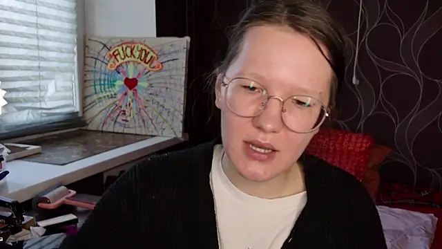 Snapshot of MiriamOr chatting on October 12, 8:13 am MiriamOr online show from October 12, 8:13 am