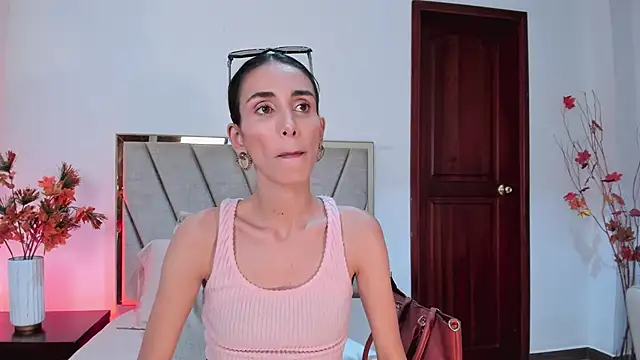 Nina Cavaali online show from January 8, 6:09 pm