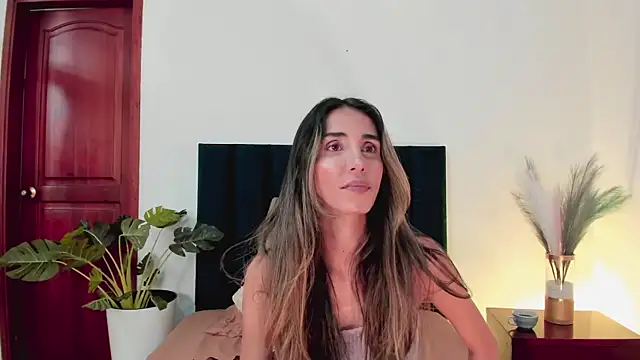 Nina Cavaali online show from January 28, 6:07 pm