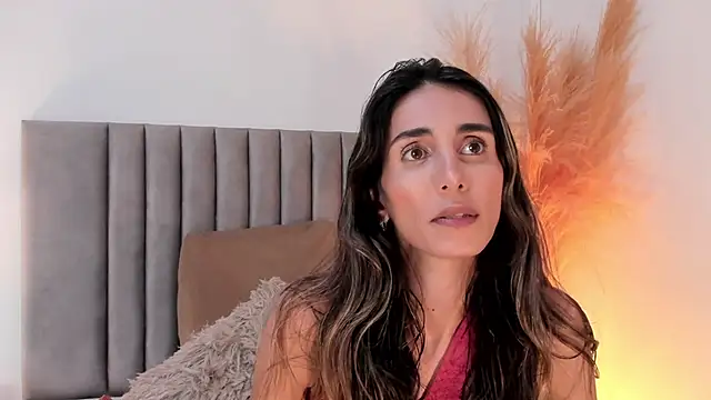 Nina Cavaali online show from February 4, 6:06 pm