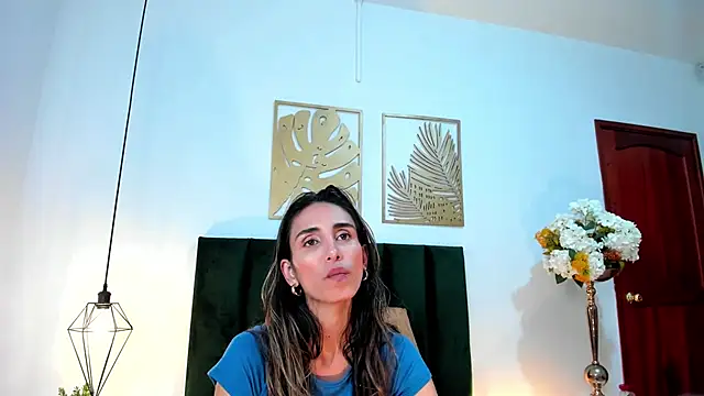 Nina Cavaali online show from February 8, 6:01 pm