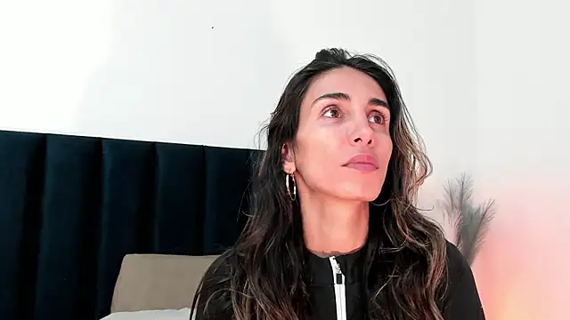 Nina Cavaali online show from February 9, 2:18 pm