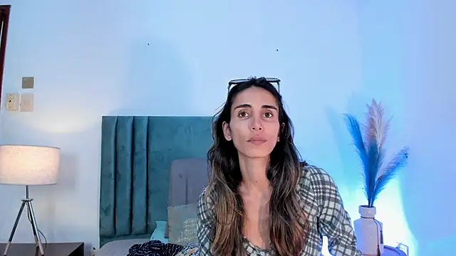 Nina Cavaali online show from February 10, 5:52 pm