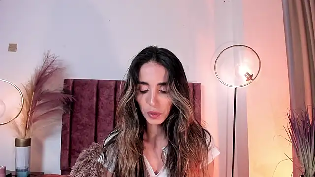 Nina Cavaali online show from February 17, 6:04 pm