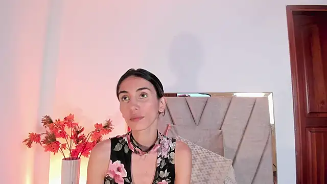 Nina Cavaali online show from February 24, 10:03 pm