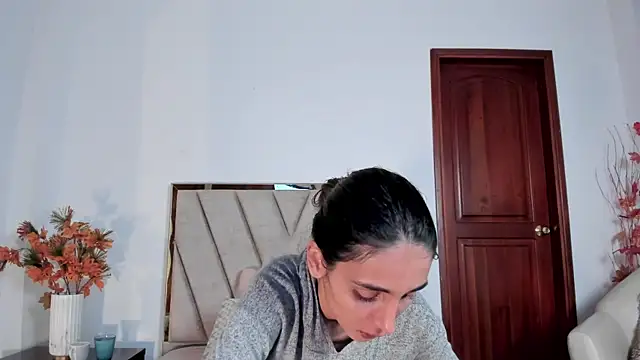 Nina Cavaali online show from March 9, 2:10 pm