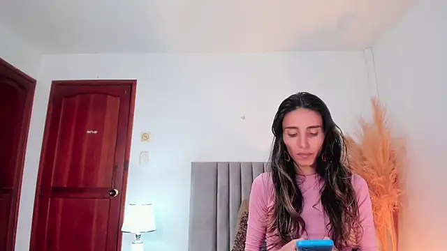 Nina Cavaali online show from March 18, 6:04 pm