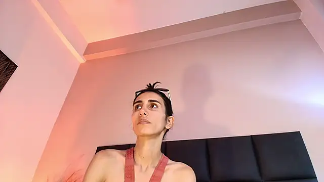 Nina Cavaali online show from September 15, 6:30 pm