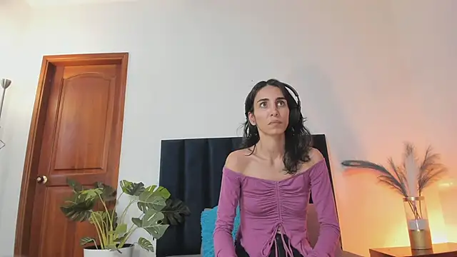 Nina Cavaali online show from September 16, 6:20 pm