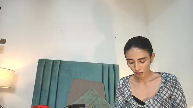 Nina Cavaali online show from September 18, 6:43 pm