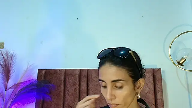 Nina Cavaali online show from September 20, 6:20 pm