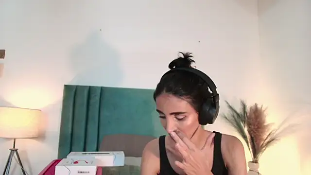 Nina Cavaali online show from September 23, 6:22 pm