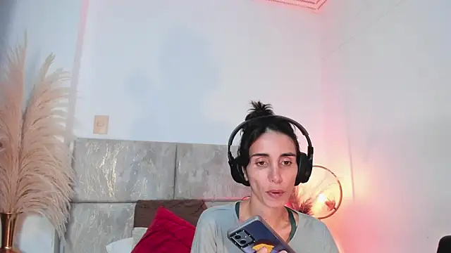 Nina Cavaali online show from October 2, 6:26 pm