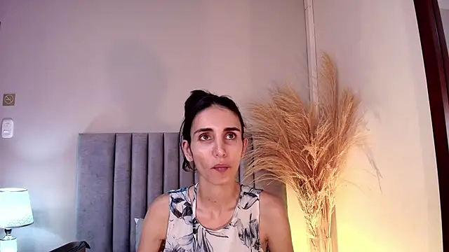 Nina Cavaali online show from October 18, 5:57 pm