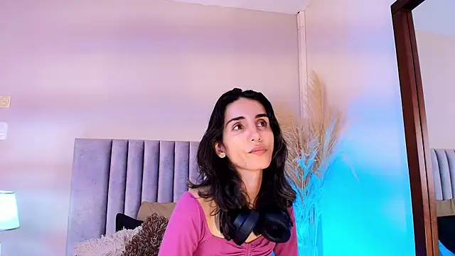 Nina Cavaali online show from October 25, 6:13 pm