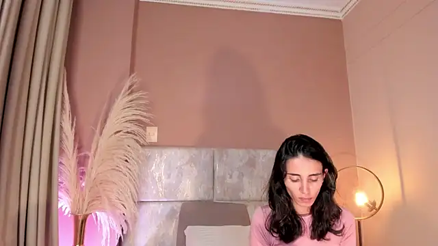 Nina Cavaali online show from November 4, 6:18 pm