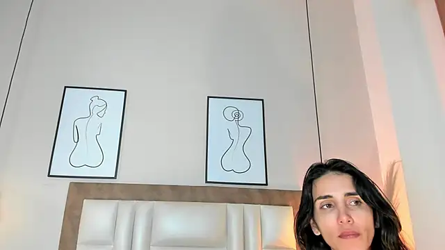 Nina Cavaali online show from November 23, 2:39 pm