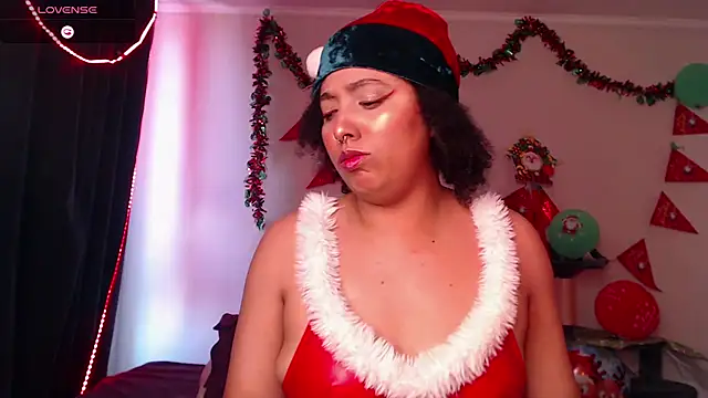 Snapshot of michell_bling1 chatting on December 24, 9:44 pm michell bling1 online show from December 24, 9:44 pm