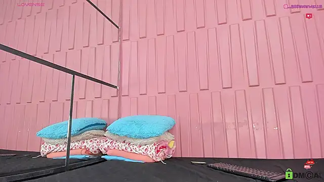 Briana Wells  online show from March 4, 2:42 pm