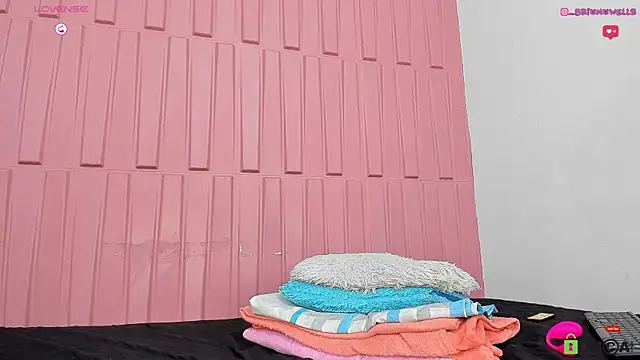 Briana Wells  online show from March 18, 4:48 pm