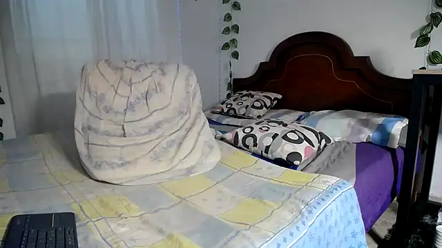 ivonne  hott1 online show from September 9, 4:06 pm