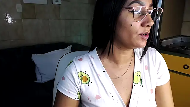 Leticia goddes online show from November 6, 5:30 am