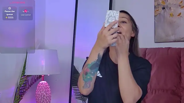 NicolLopeze online show from September 15, 5:51 am