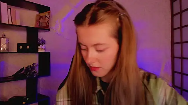 KateCuddle online show from January 28, 2:11 am