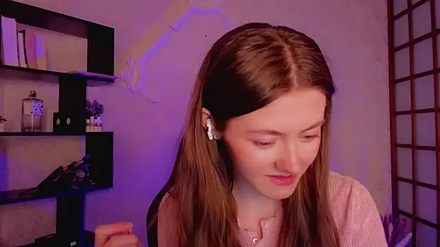 KateCuddle online show from February 4, 2:07 am