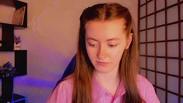 KateCuddle online show from March 3, 5:42 am