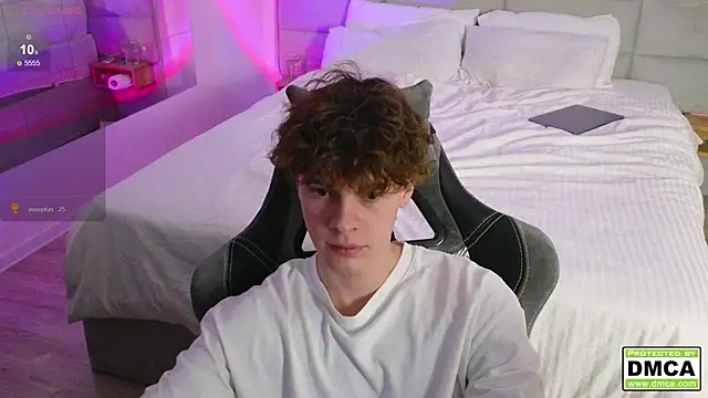 cute thomas online show from December 7, 1:03 am