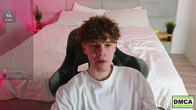 cute thomas online show from February 3, 11:15 pm