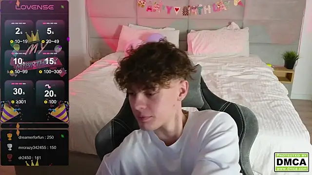 cute thomas online show from February 15, 9:59 pm