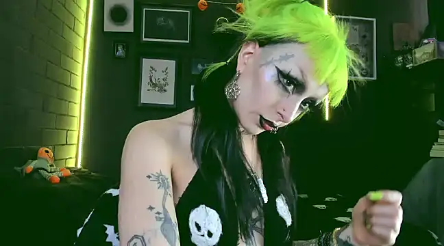 insania 9999  online show from December 13, 5:10 pm