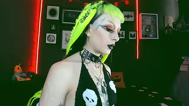 insania 9999  online show from February 4, 4:50 pm