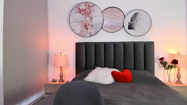 SaharaGarcia   online show from January 24, 9:15 pm