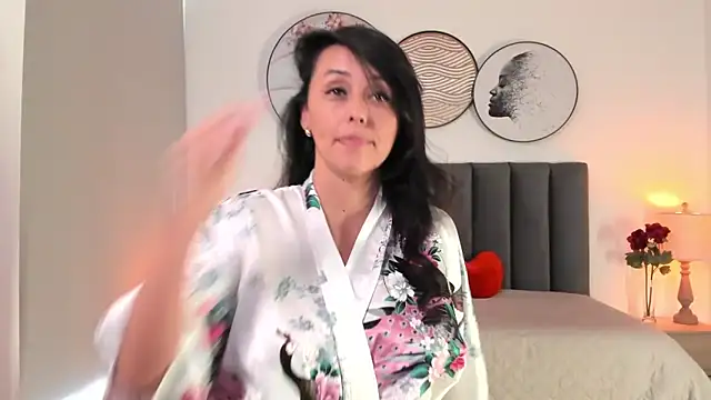 SaharaGarcia   online show from February 3, 6:17 pm