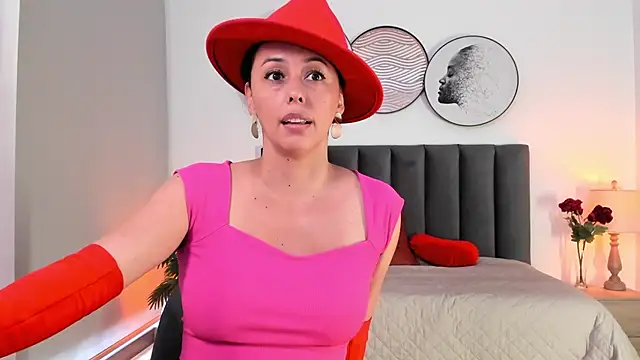 SaharaGarcia   online show from February 12, 6:40 pm