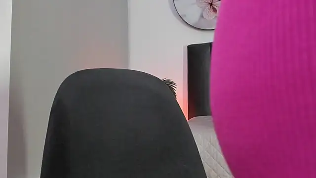 SaharaGarcia   online show from February 12, 9:43 pm