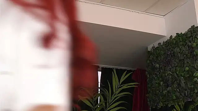 Snapshot of HotSkinnyX chatting on February 6, 6:08 am HotSkinnyX online show from February 6, 6:08 am