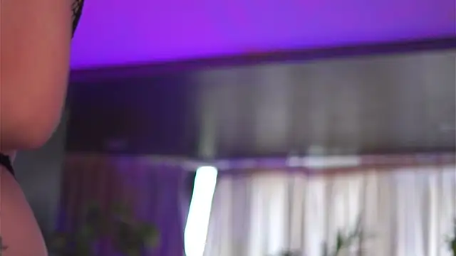 Snapshot of HotSkinnyX chatting on September 15, 5:40 am HotSkinnyX online show from September 15, 5:40 am