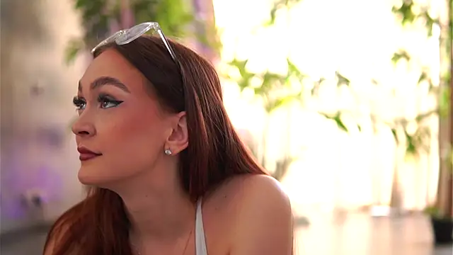 Snapshot of HotSkinnyX chatting on October 23, 8:24 am HotSkinnyX online show from October 23, 8:24 am