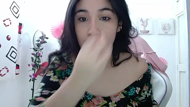 Snapshot of InocentHeaven1 chatting on October 15, 1:33 pm InocentHeaven1 online show from October 15, 1:33 pm